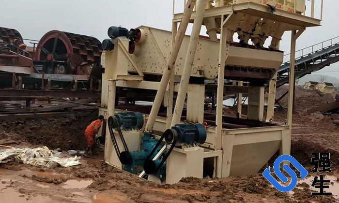 四川脫水篩應(yīng)用（聚氨酯篩網(wǎng)）使用現(xiàn)場(chǎng)（實(shí)景拍攝）